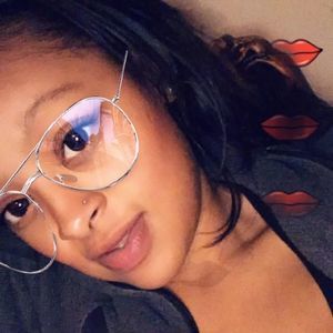 Meet your Posher, Ebony